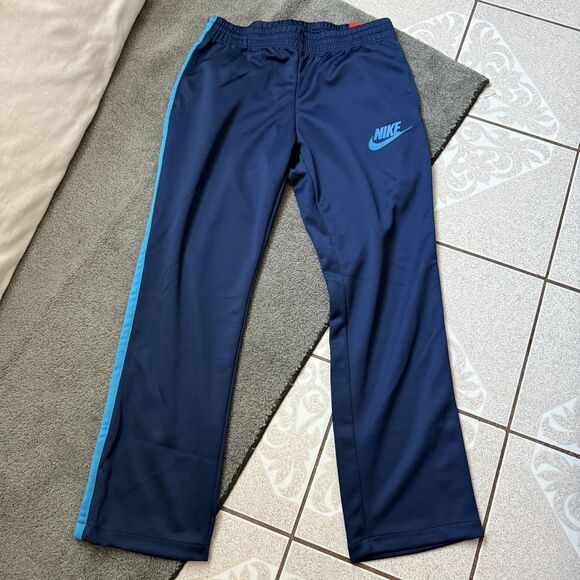 NWT Nike Men’s Tribute Regular fit Nike Swoosh Sweats Gym Track Pants Size L - Picture 2 of 8